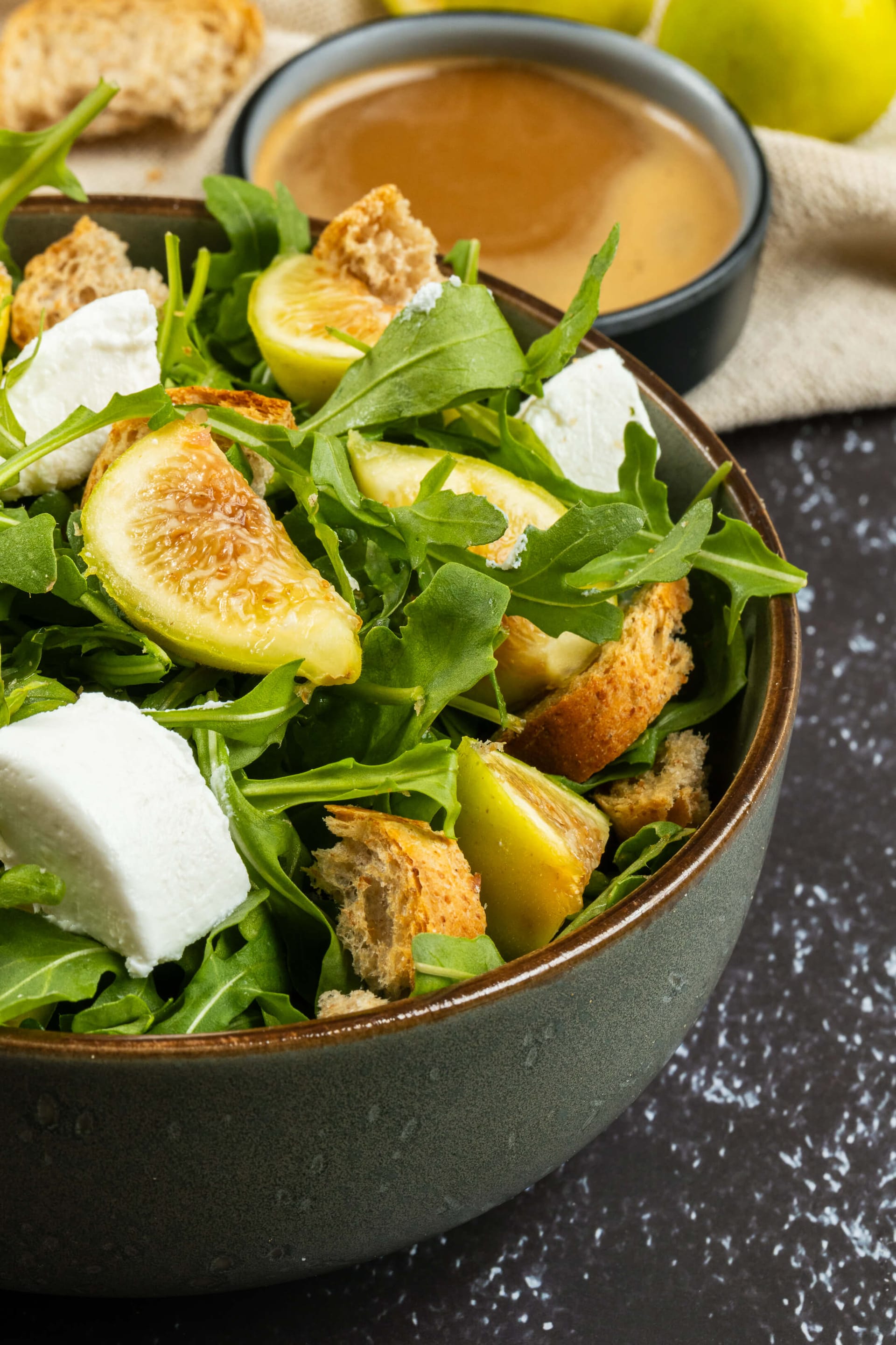 Fig and mushroom salad